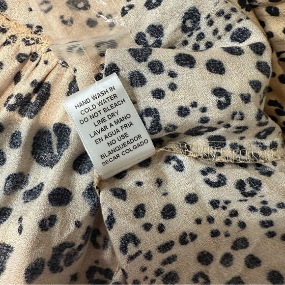 NWT Entro Leopard Print Mini Dress with bell sleeves Womens Size L 100% Rayon - Picture 10 of 10